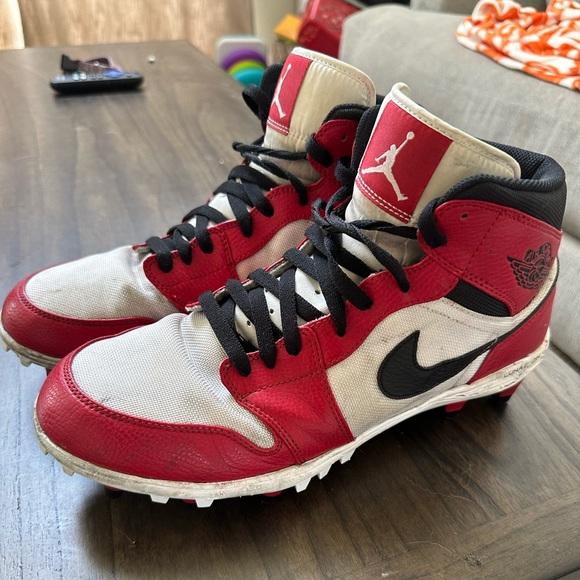 Chicago Jordan 1 TD Mid Cleat - Picture 2 of 5
